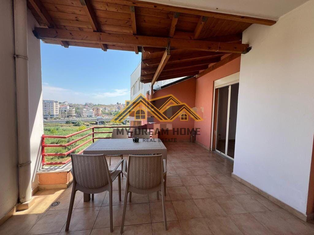 VENDESI APPARTAMENTO 1+1 CON CUCINA SEPARATA +VERANDA A PLEPA COMPLESSO ROTONDO !