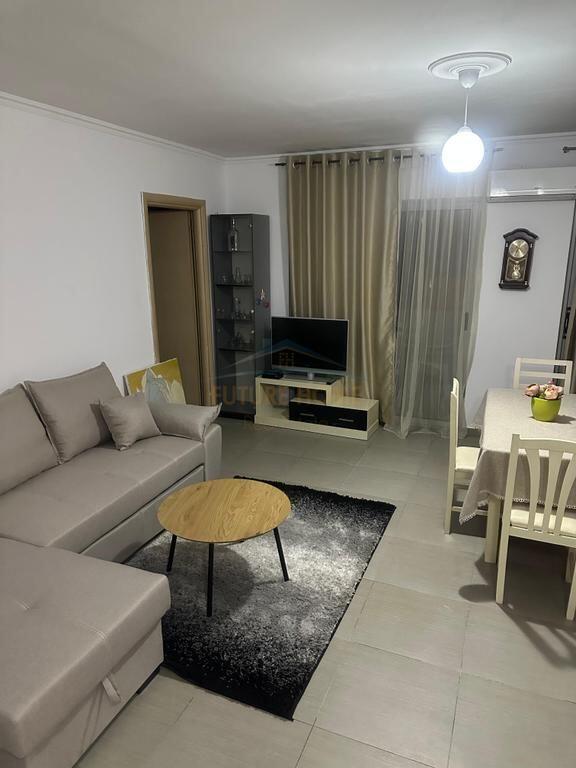 Qera, Apartament 2+1, Komuna e Parisit