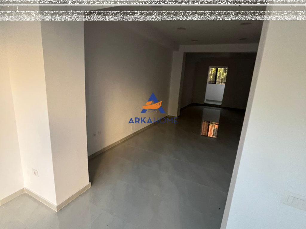 UNITÀ COMMERCIALE IN VENDITA 63,5 M2 "21 DICEMBRE" 600.000 EURO