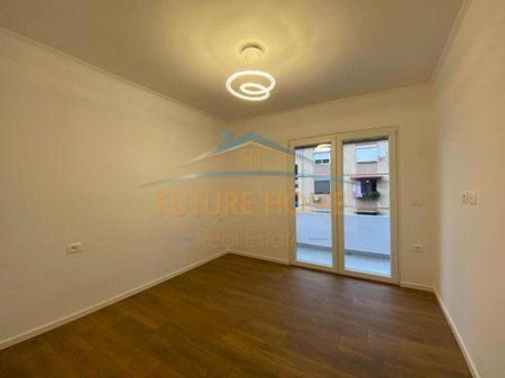 Shitet, Apartament 1+1, Rruga Kongresi i Manastirit