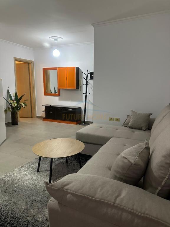 Qera, Apartament 2+1, Komuna e Parisit