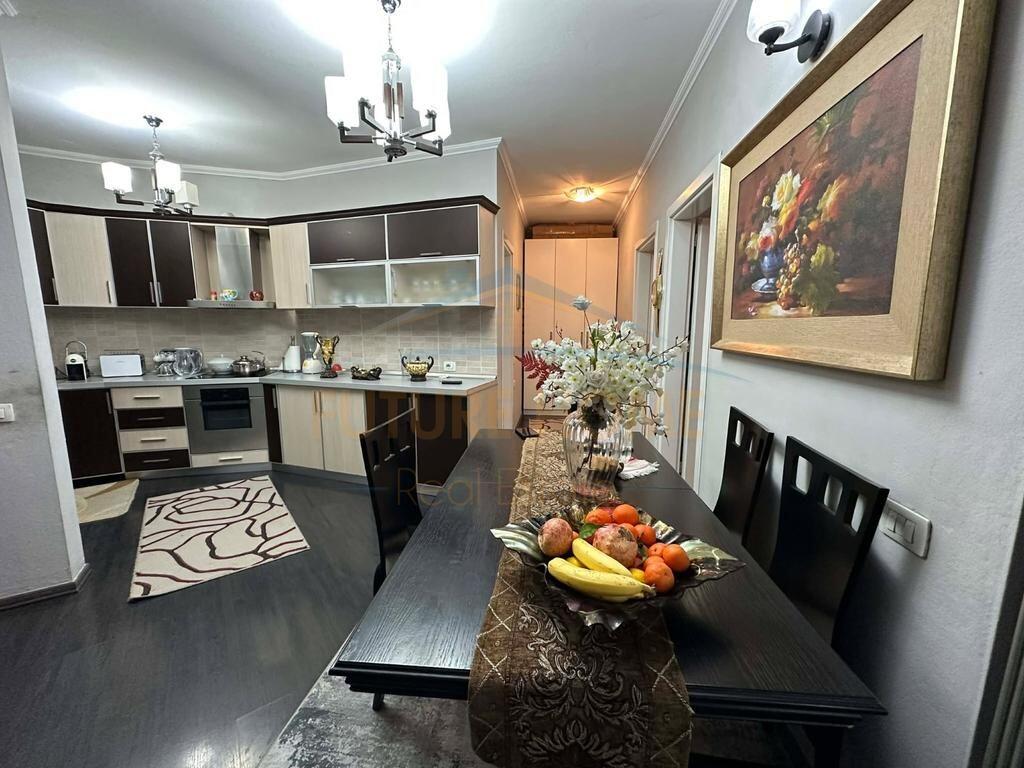 Apartment 2+1 for Sale, Unaza e Re