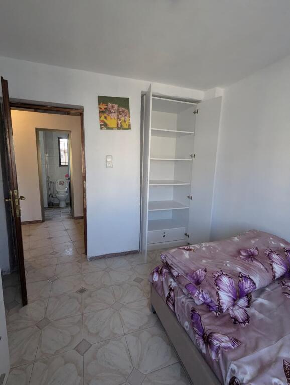Affittasi appartamento 2+1, via Mine Peza di fronte alla stazione di polizia 65.000ALL trattabili