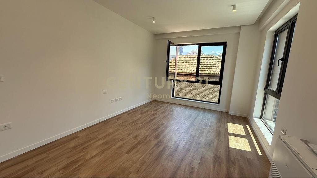 Commercial space for rent in Myslym Shyr, near the “Arben Broci” school.