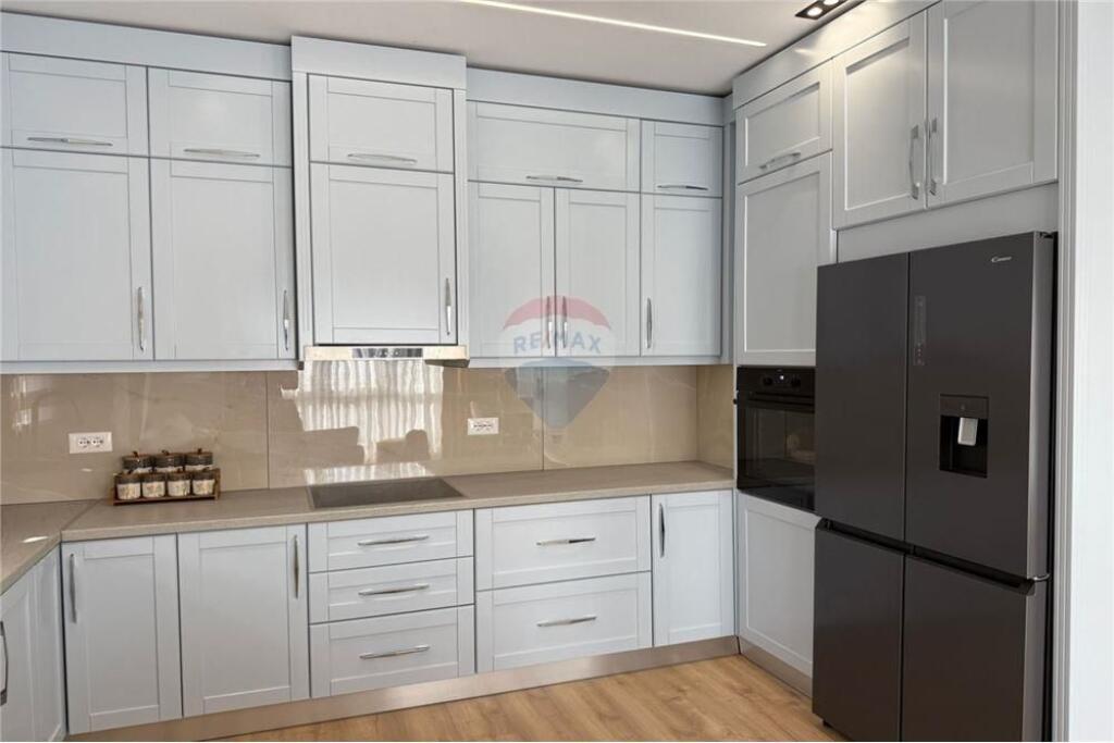 Apartament - Për Qira - Grand Park Rezidencë, Tiranë