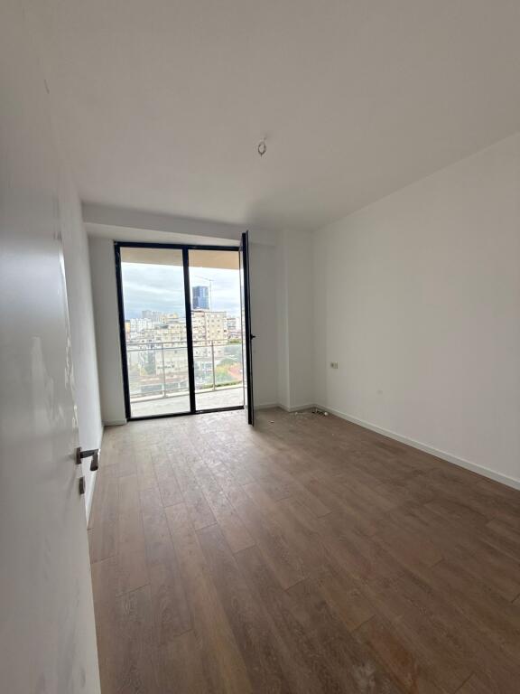 🏢 Zyrë me Qira – Rezidenca Mine Peza 📍