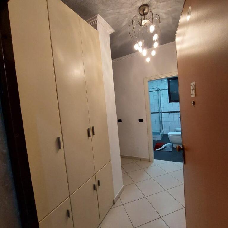 2+1, arredato al complesso panorama stazione ferroviaria, prezzo 600 euro