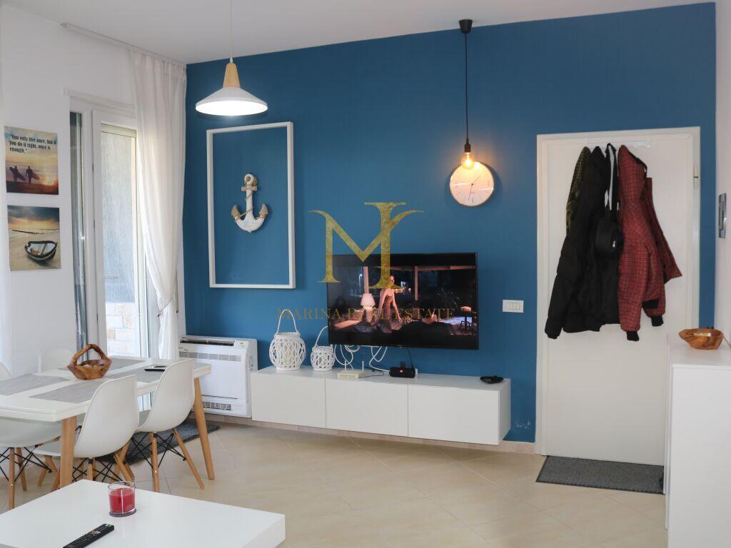 VENDESI APPARTAMENTO 2+1 CON CORTILE LURA 3 BAIA DI LALZ +CORTILE
