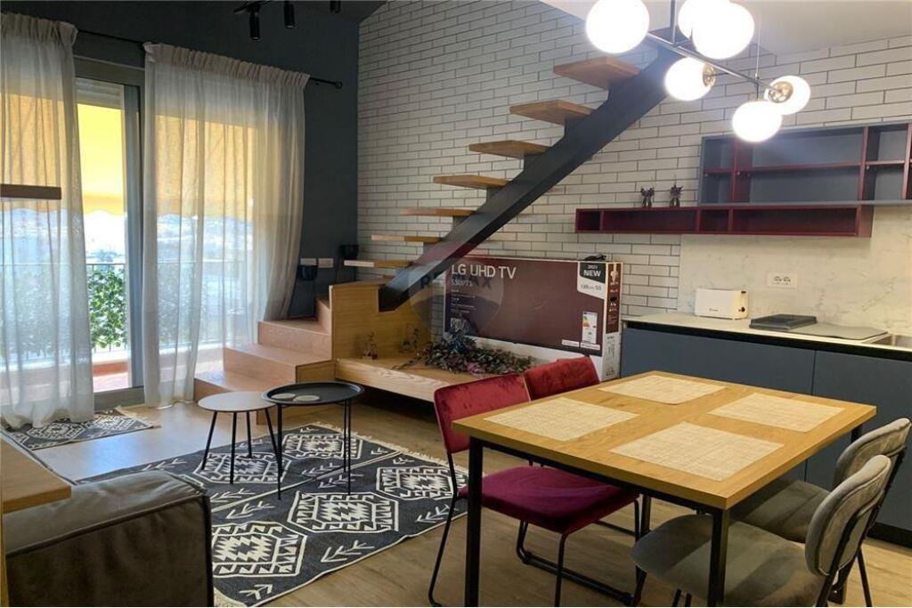 Jepet me qira apartament 1+1 tek Rruga e Elbasanit tek Rezidenca Porta e Gjelber.