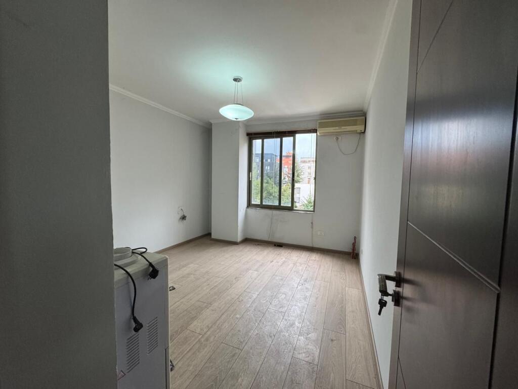 For sale 2+1 at 21 Dhjetori, near Mondial