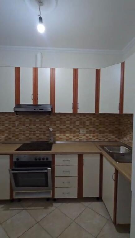 Apartament 2+1 me qera Komuna e Parisit