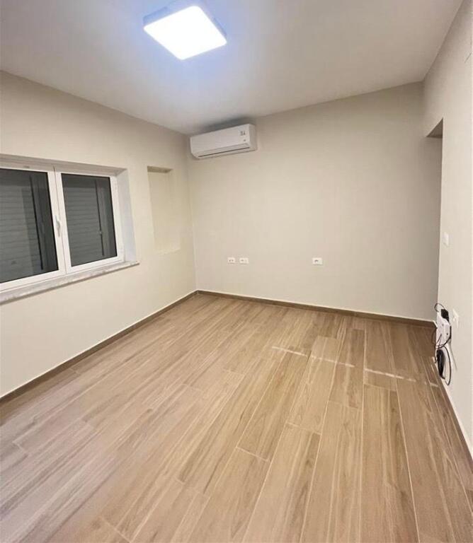 Jepet me qera apartament 1+1 per zyra