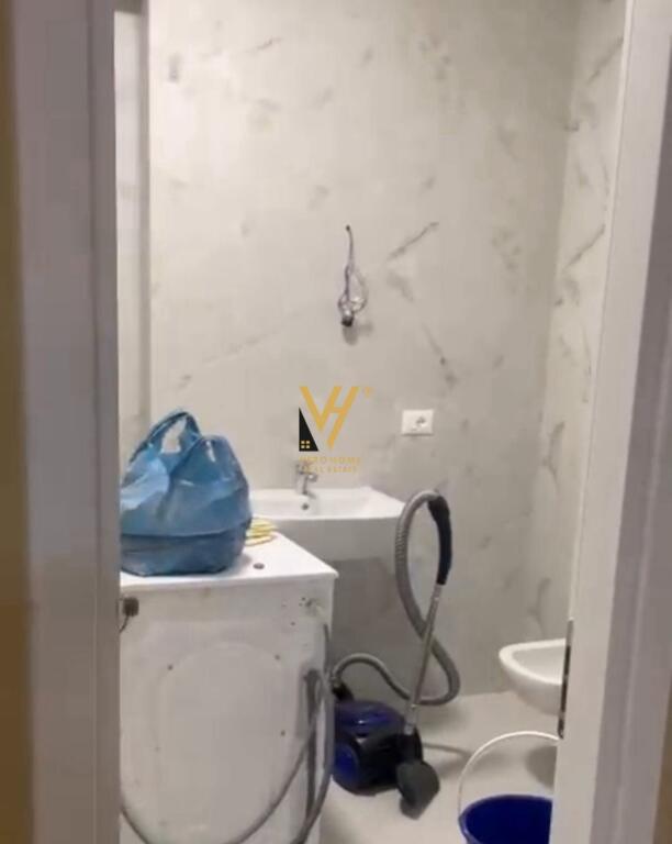 JEPET APARTAMENT 1+1+BLK ME QERA TE KOM.FRATARI, ASTIR 50.000 LEKE
