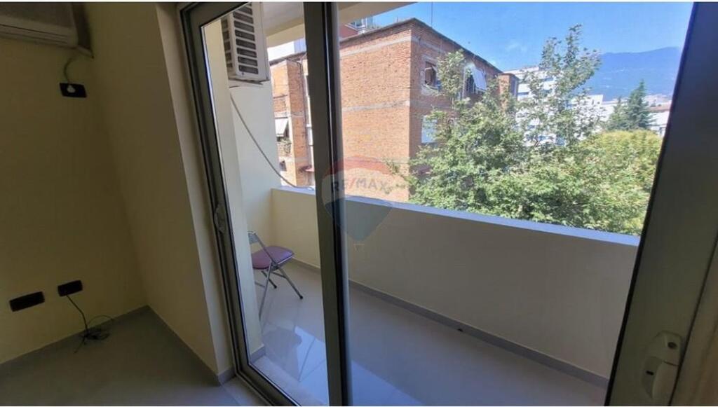 Apartament per qira 2+1 tek Materniteti i Ri