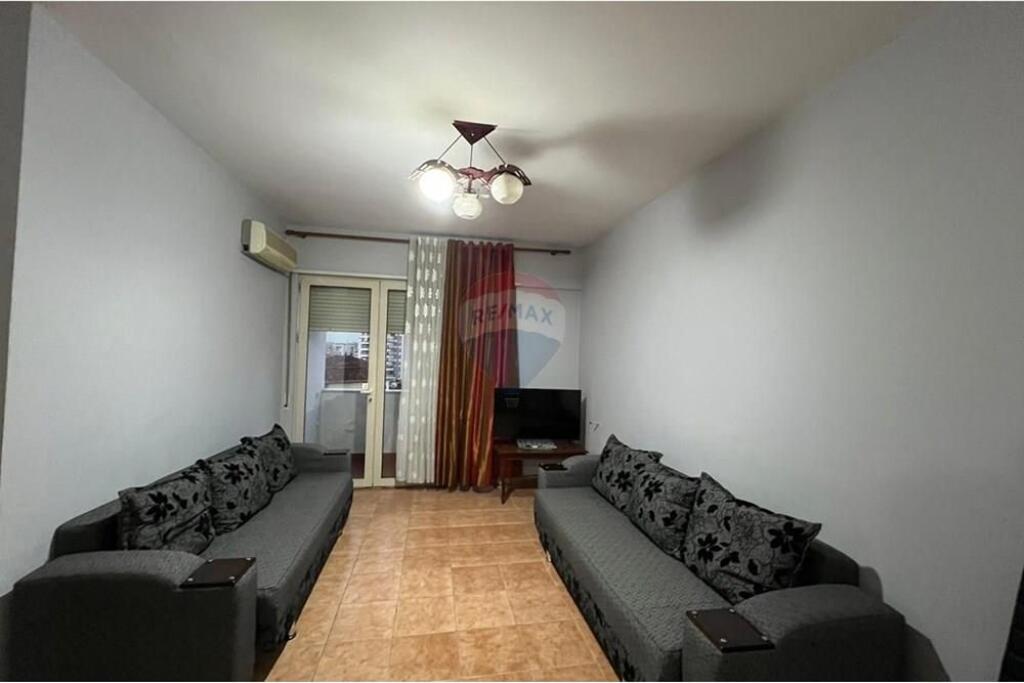 Apartament me Qira – Qendra Kristal, Tiranë
