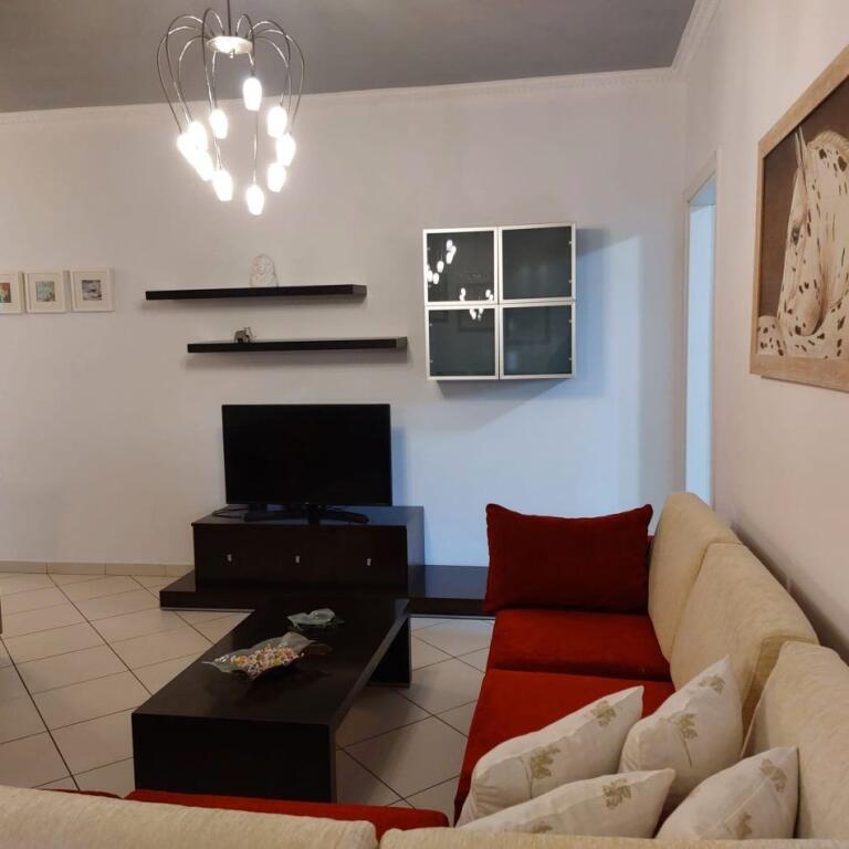 2+1, arredato al complesso panorama stazione ferroviaria, prezzo 600 euro