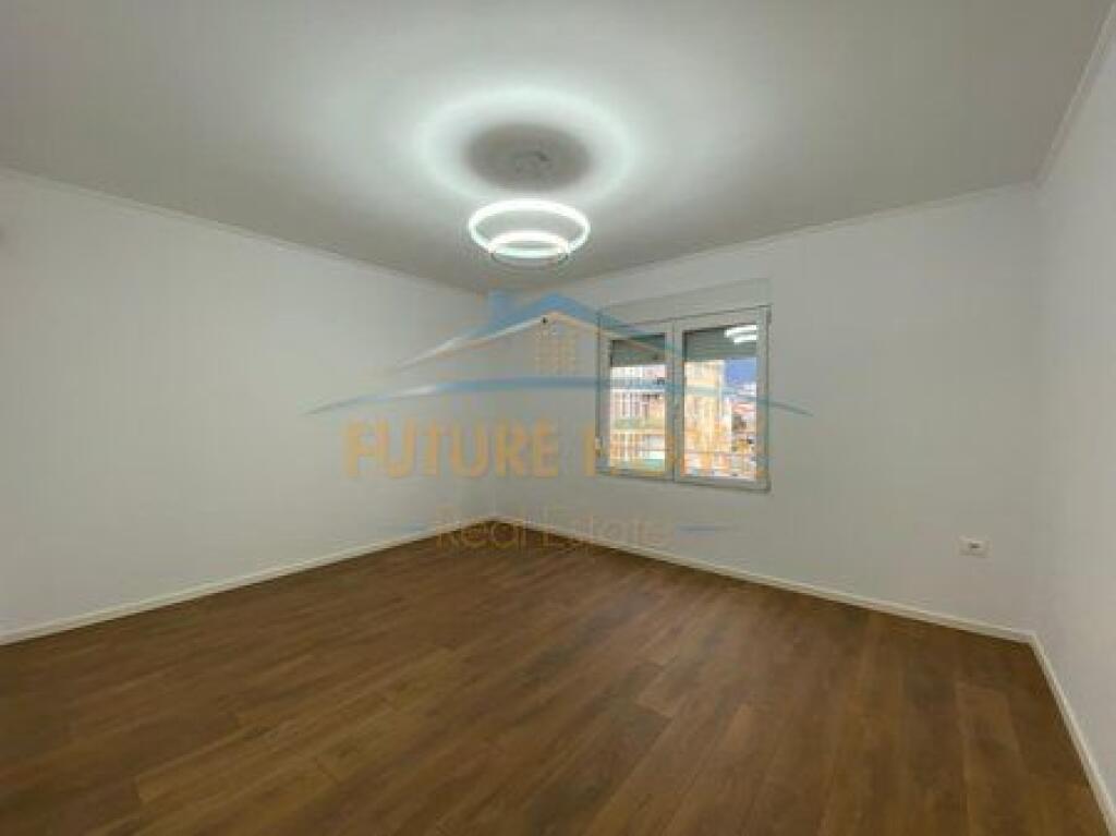 Shitet, Apartament 1+1, Rruga Kongresi i Manastirit