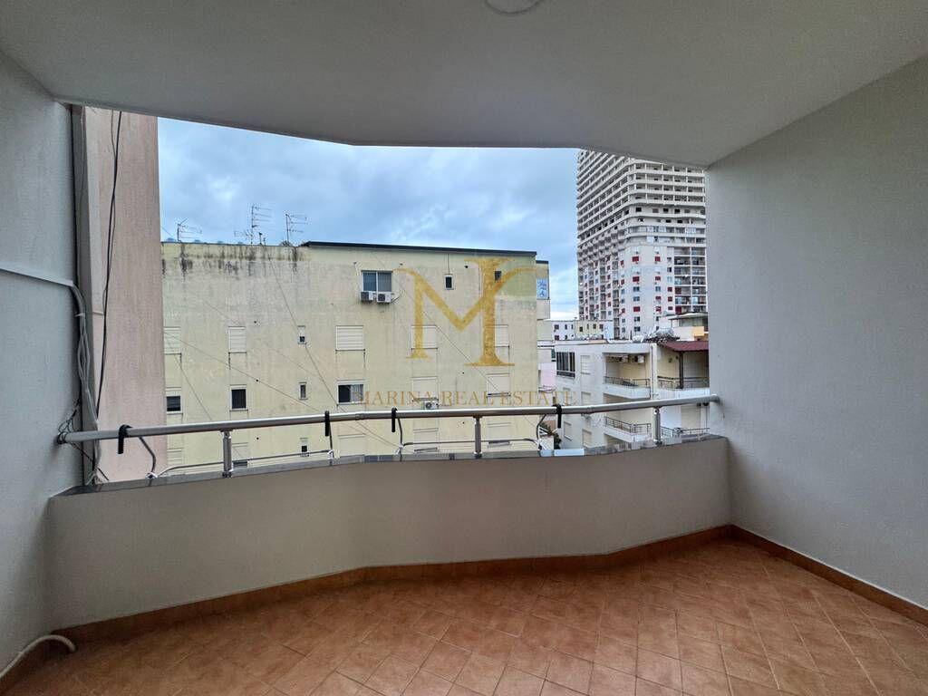 Appartamento 1+1 in vendita, 2 balconi, a Shkëmbi e Kavajës, Durrës