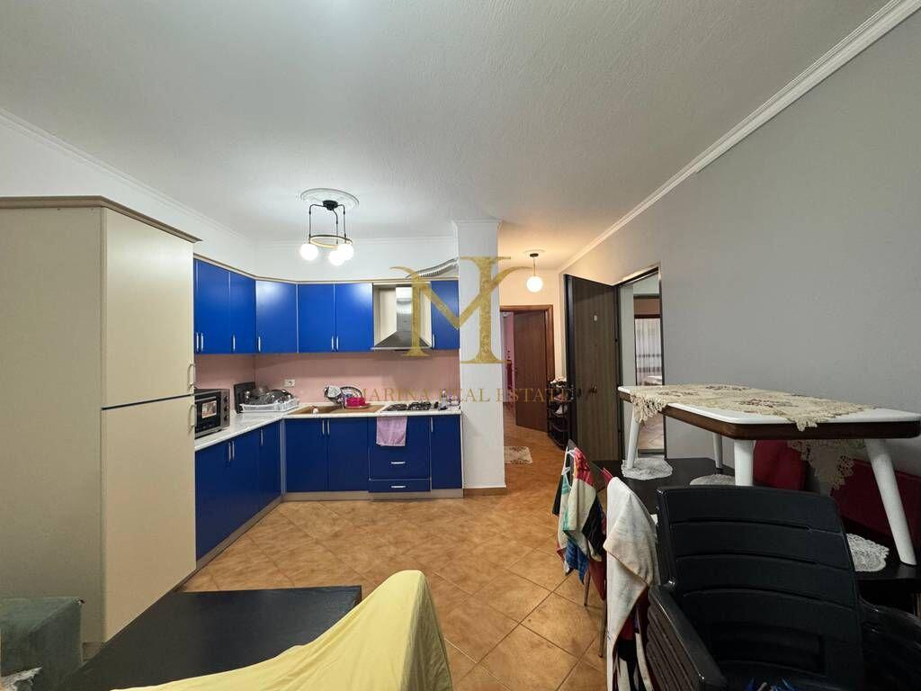 Appartamento 1+1 in vendita, 2 balconi, a Shkëmbi e Kavajës, Durrës