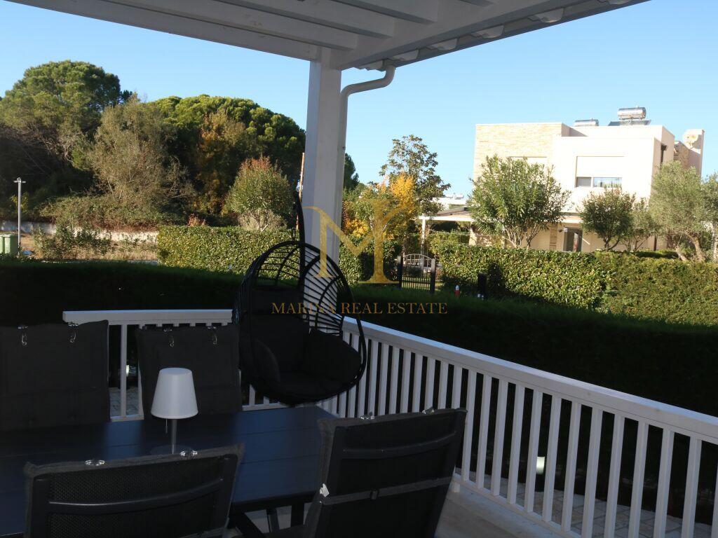 VENDESI APPARTAMENTO 2+1 CON CORTILE LURA 3 BAIA DI LALZ +CORTILE