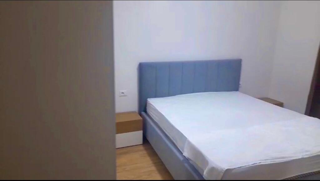 ME QIRA 2+1 MOBILIM I RI