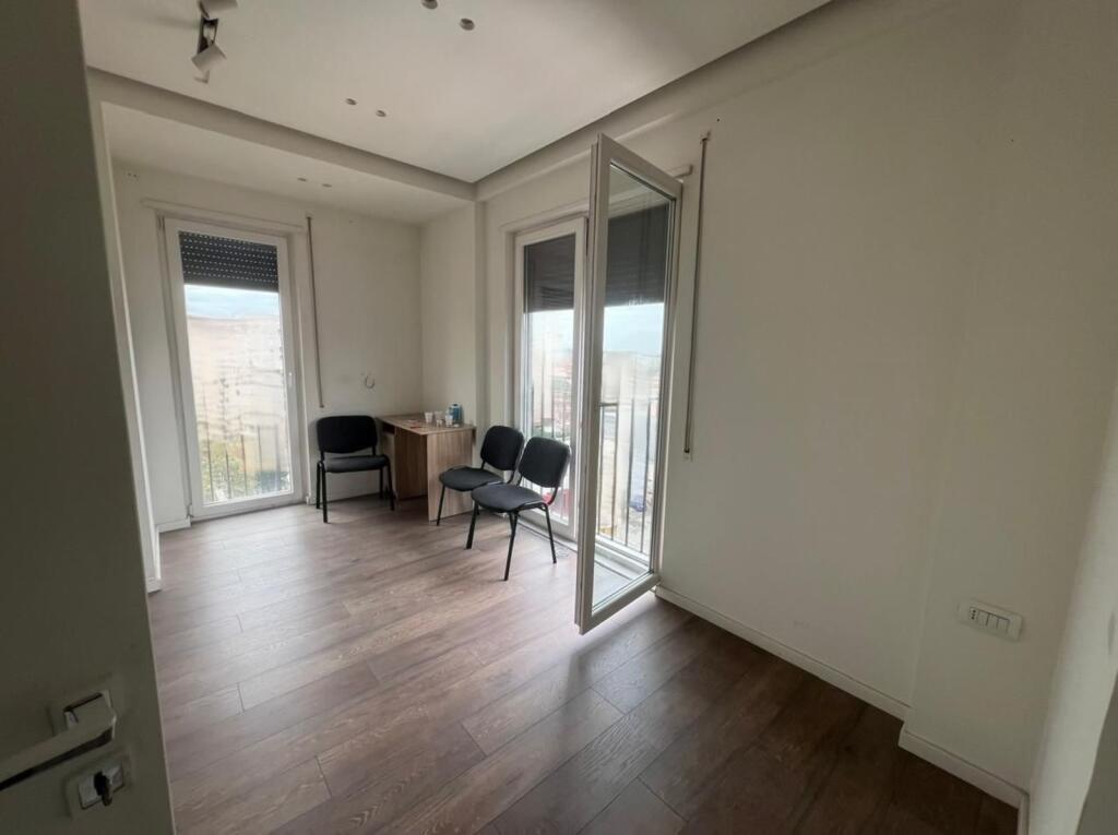 🏡 Apartment 3+1 for sale at 21 Dhjetori