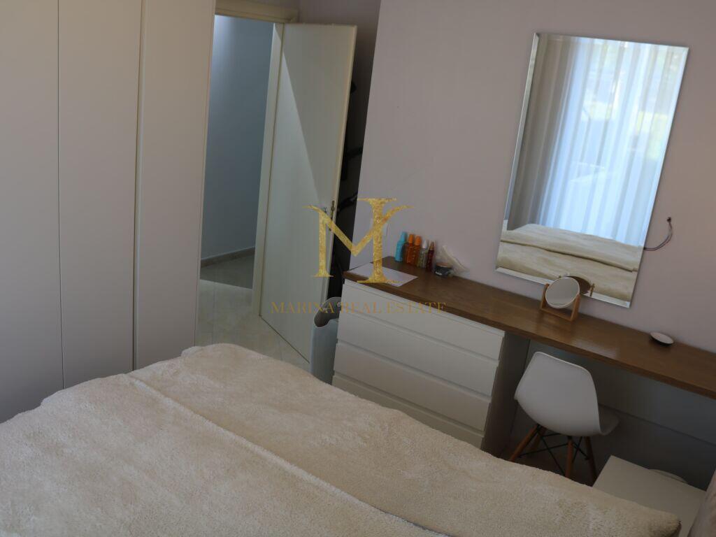 VENDESI APPARTAMENTO 2+1 CON CORTILE LURA 3 BAIA DI LALZ +CORTILE