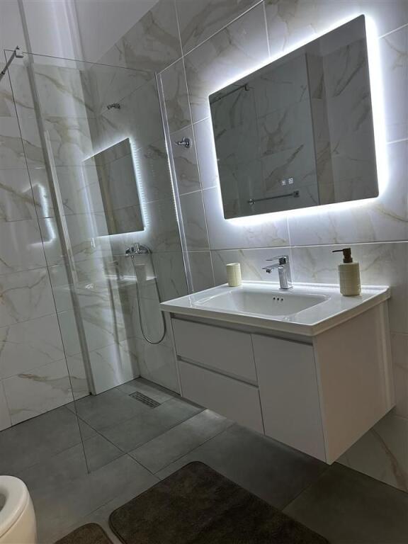 🏢 Jepet me qira – Apartament 1+1, Kompleksi Avid