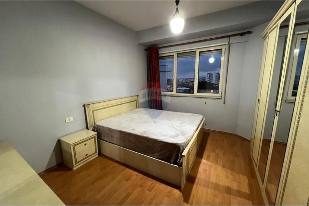 Apartament me Qira – Qendra Kristal, Tiranë