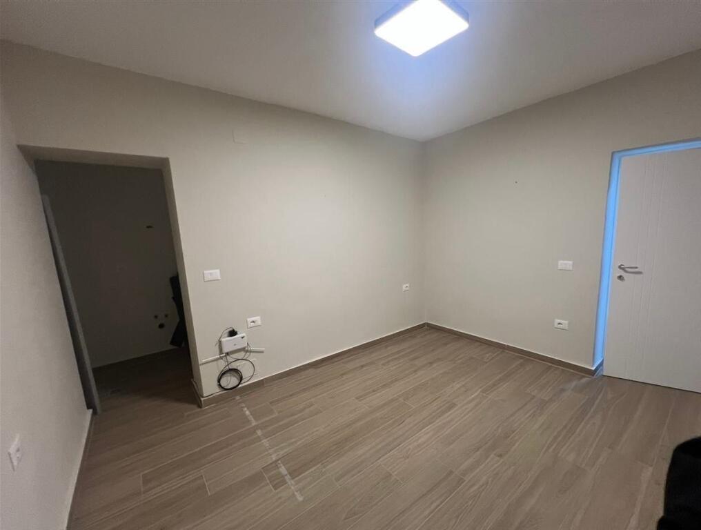 Jepet me qera apartament 1+1 per zyra