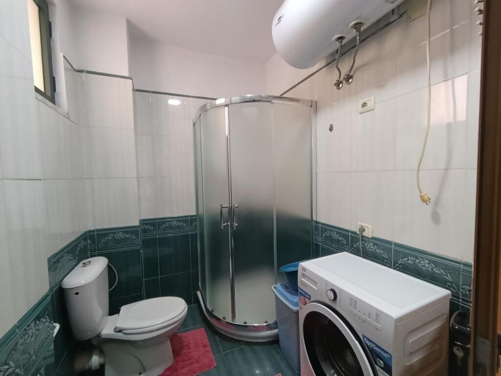 Appartamento 2+1 in affitto in Via Kavaja, vicino alla Chiesa Cattolica