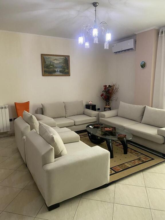 🏡Jepet me qera Apartament 2+1+2 📍Rruga Qemal Stafa