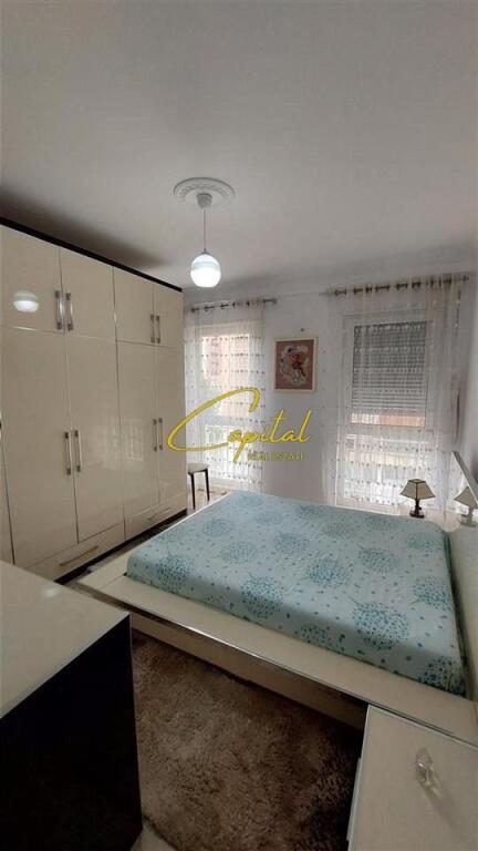 APARTAMENT ME QERA 2+1+2 ISH STACIONI TRENIT 800 EURO