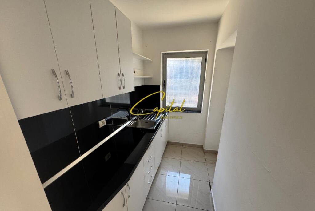 OFFICE FOR RENT 100 M2 MINE PEZA ROAD 800 EURO