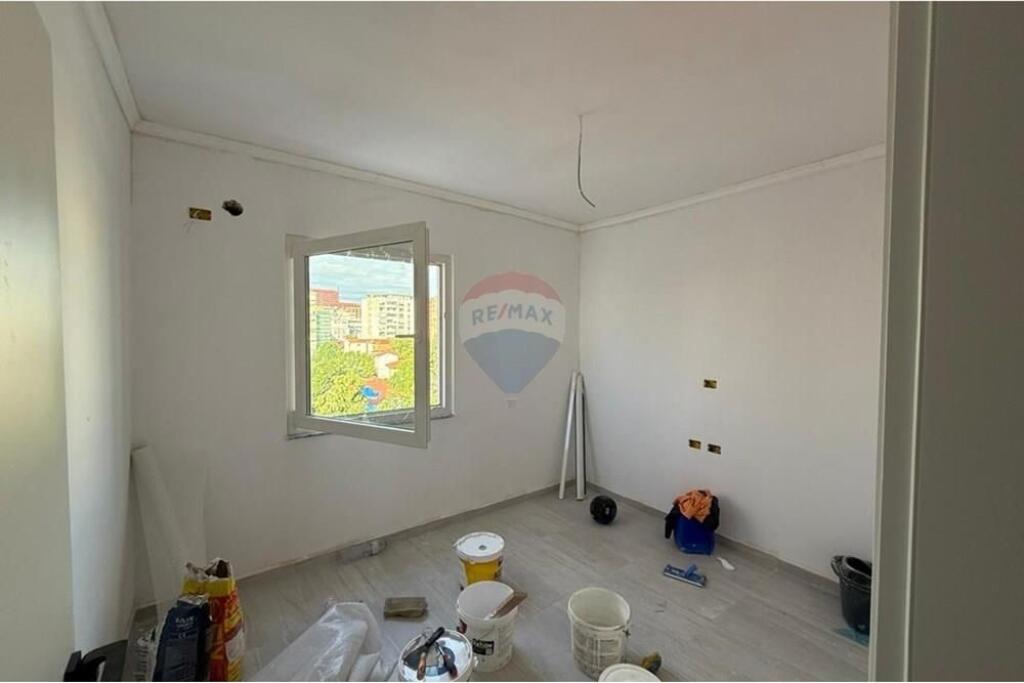 Appartamento in Affitto – Piazza Skënderbej, Tirana