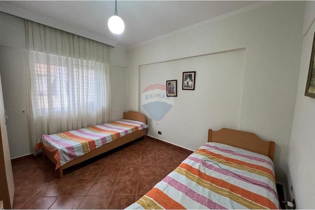 Apartament 2+1 Komuna e Parisit për shitje