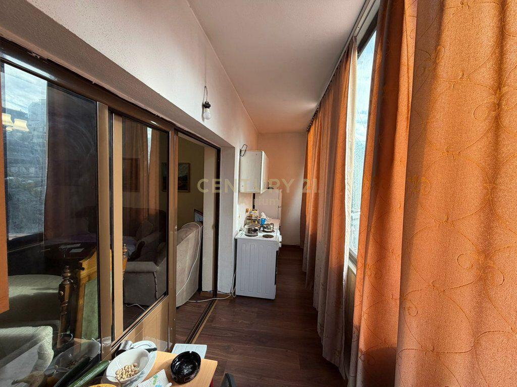 SHITET APARTAMENT 1+1 ME DY BALLKONE DHE DEPO PRANE KRISTAL CENTER