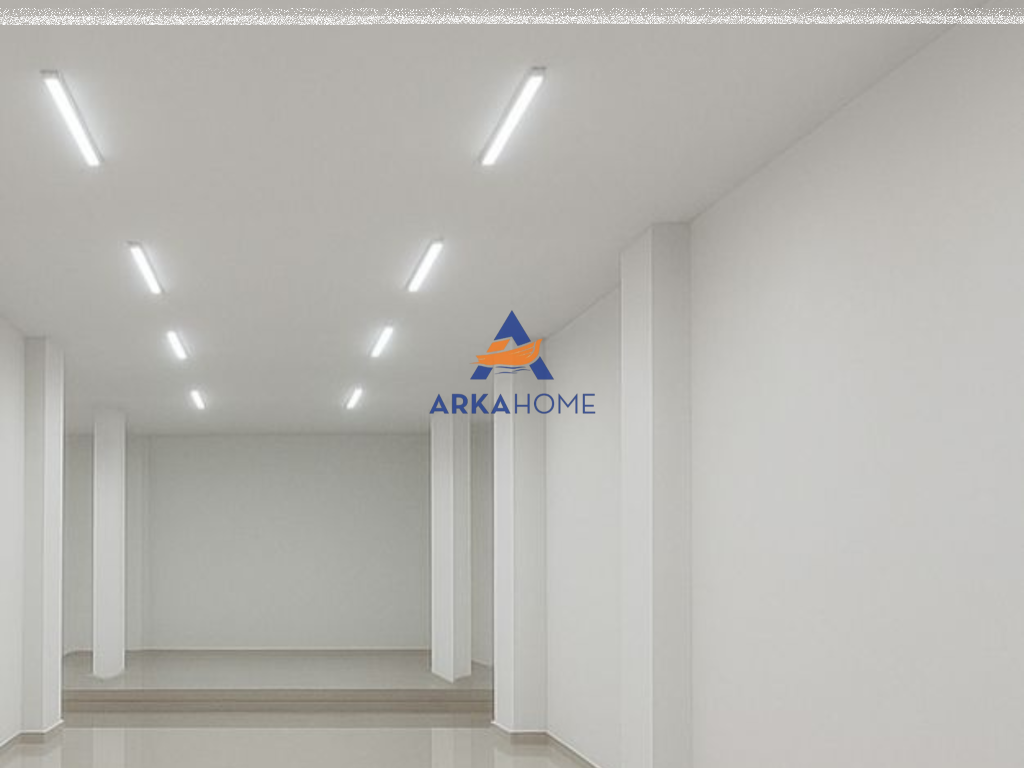 LOCALE COMMERCIALE IN VENDITA 122,6M2+25M2 "PRESSO 5 MAJI" 309.000 EURO