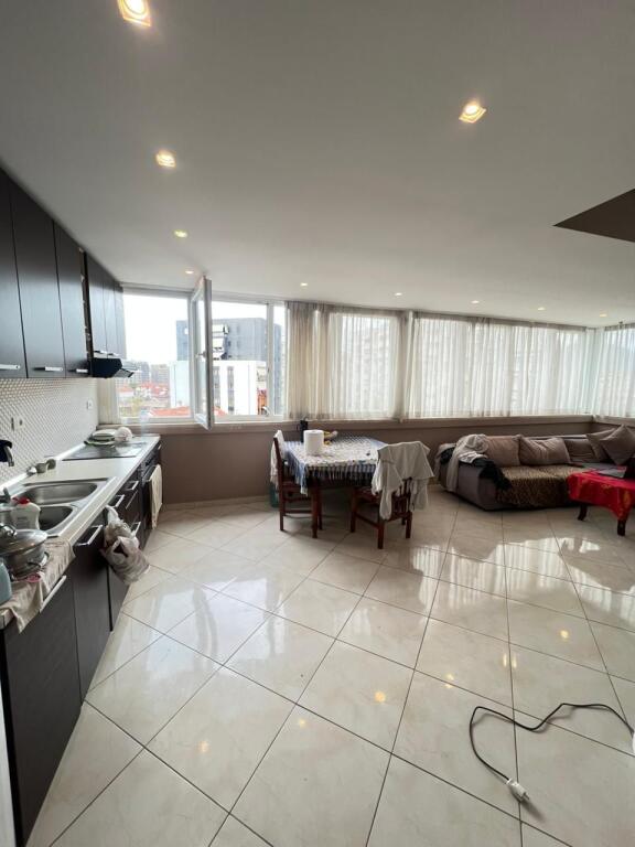 Shitet Super Apartament 2+1 189.000EURO  Ish Parku ,prane Globe, Tirane  