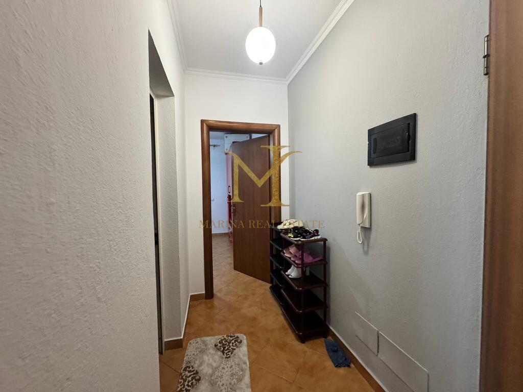 Appartamento 1+1 in vendita, 2 balconi, a Shkëmbi e Kavajës, Durrës