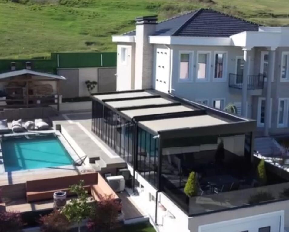 Villa for rent with swimming pool in Paskuqan