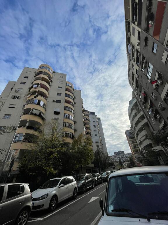Apartament 2+1 ne shitje Komuna Parisit