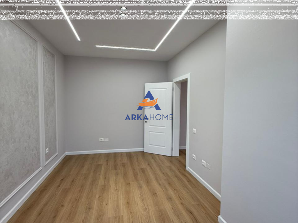 VENDESI DUE APPARTAMENTI CIASCUNO 1+1+BALCONE "DI FRONTE VILLA L, NUOVO ANELLO" 200.000 EURO