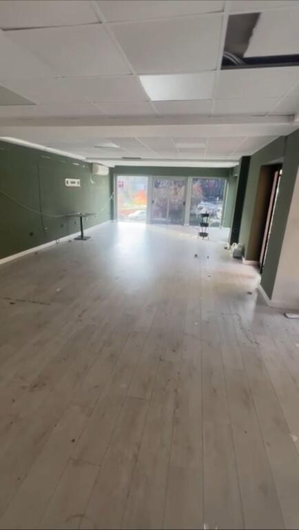 NEGOZIO IN AFFITTO 82 M2 VIA ELBASAN 1.500 EURO
