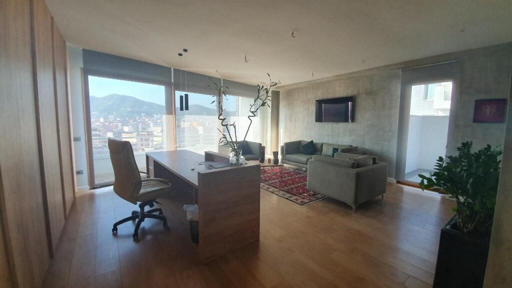 Office for rent at Hilton !