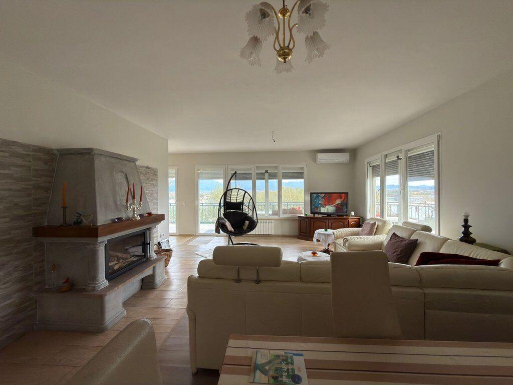 Villa su 2 piani, Preze, Tirane.