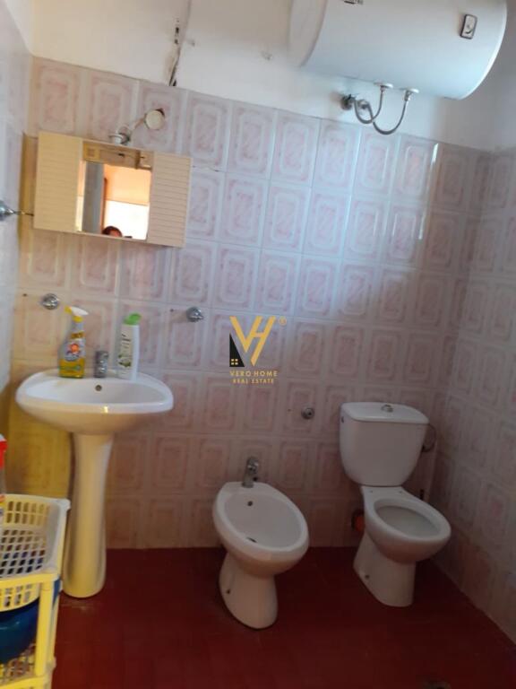 JEPET HYRJE 2+1+BLK ME QIRA TE BRRYLI 40.000 LEKE