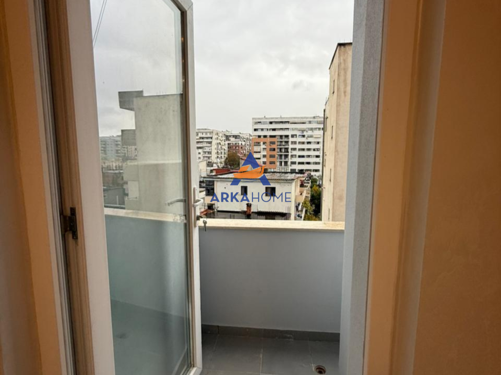 VENDESI APPARTAMENTO 1+1+BALCONE "DI FRONTE VILA L, NUOVO ANELLO" 90.000 EURO