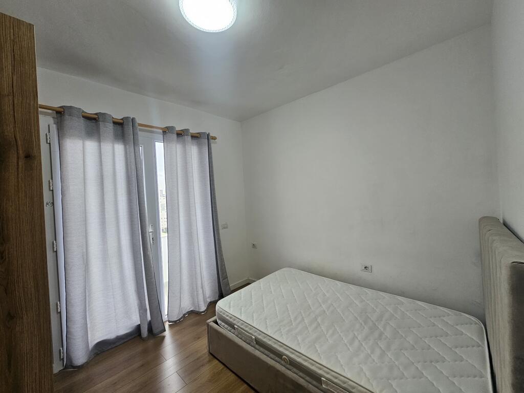 Apartament 3+1, Fusha Aviacionit!