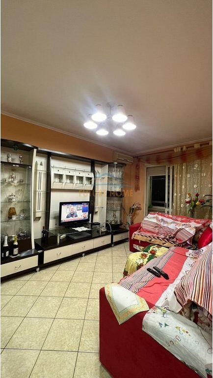 Qera, Apartament 1+1, Rruga Riza Cerova, Tiranë